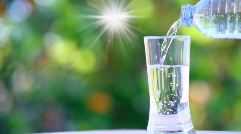 Pourquoi boire de l'eau est important :  Idées reçues et conseils