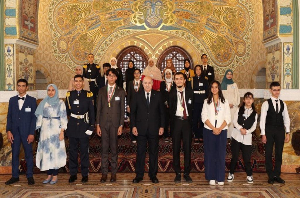 Tebboune à honoré les meilleurs lauréats au BAC et au BEM 2024 lors d'une cérémonie