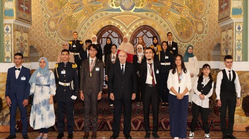 Tebboune à honoré les meilleurs lauréats au BAC et au BEM 2024 lors d'une cérémonie