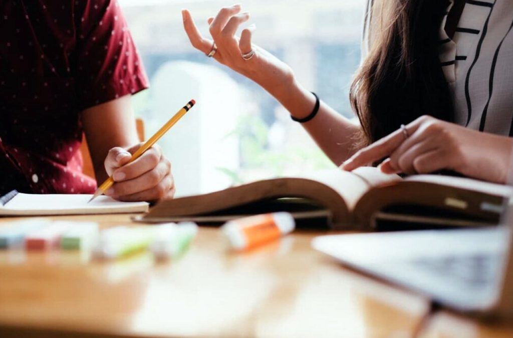 Interdiction des cours particuliers : Ce que Tayeb Zitouni précise pour 2025
