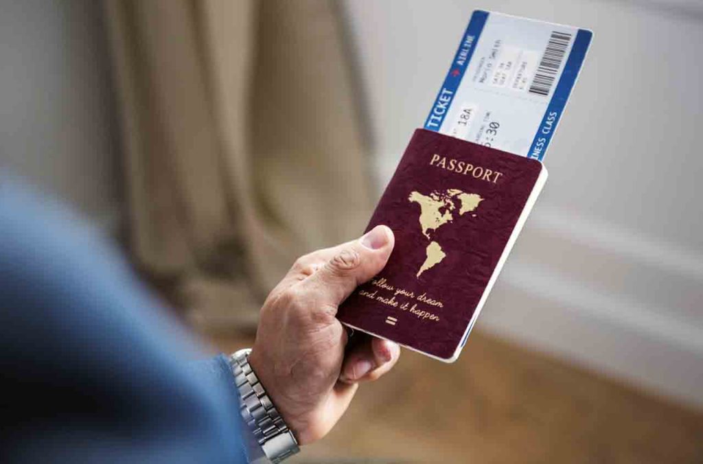 France-Algérie : pourquoi les prix des billets d'avion explosent chaque été ?