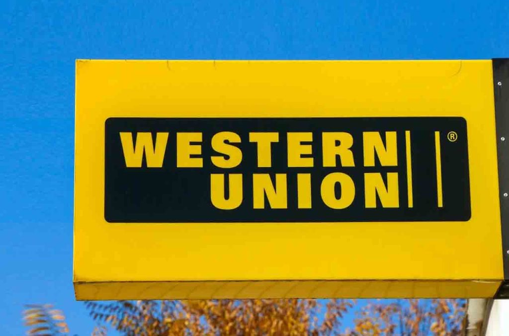 Western Union Algérie octobre 2025 : les frais cachés qui coûtent 40% de plus que prévu