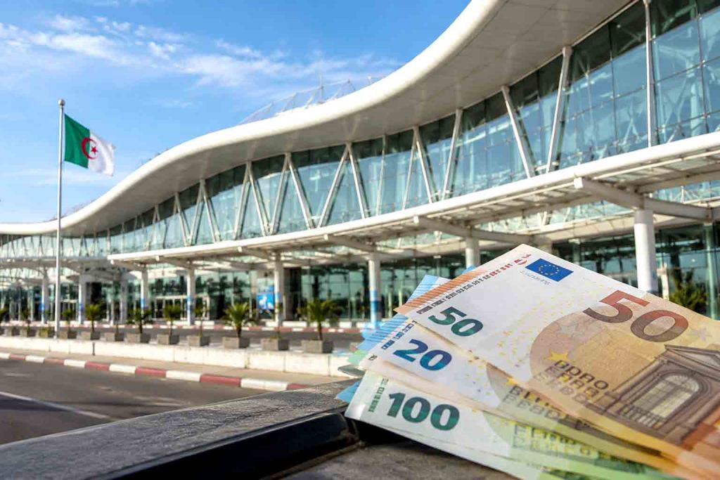 J'avais 3 000 € dans mon sac : mon contrôle surprise par la douane aéroport Alger